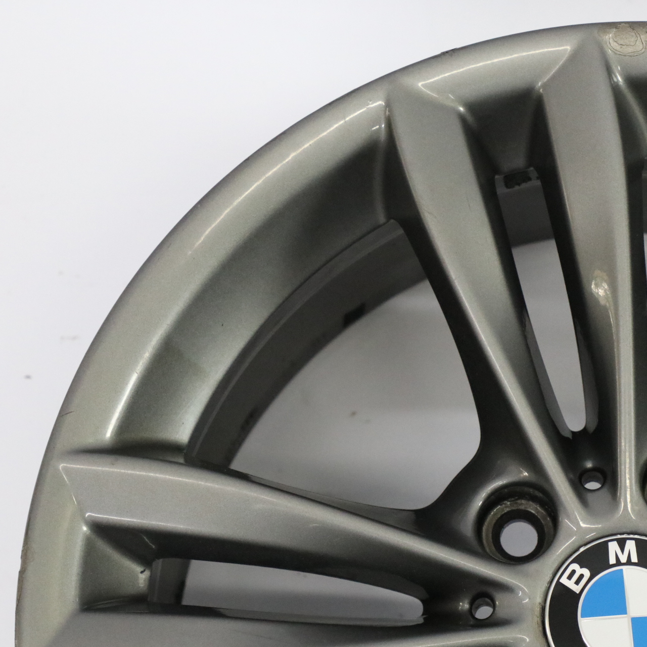 BMW F30 F31 LCI Grey Rear Alloy Wheel Rim 18" V Spoke 658 8,5J ET:47 6866398