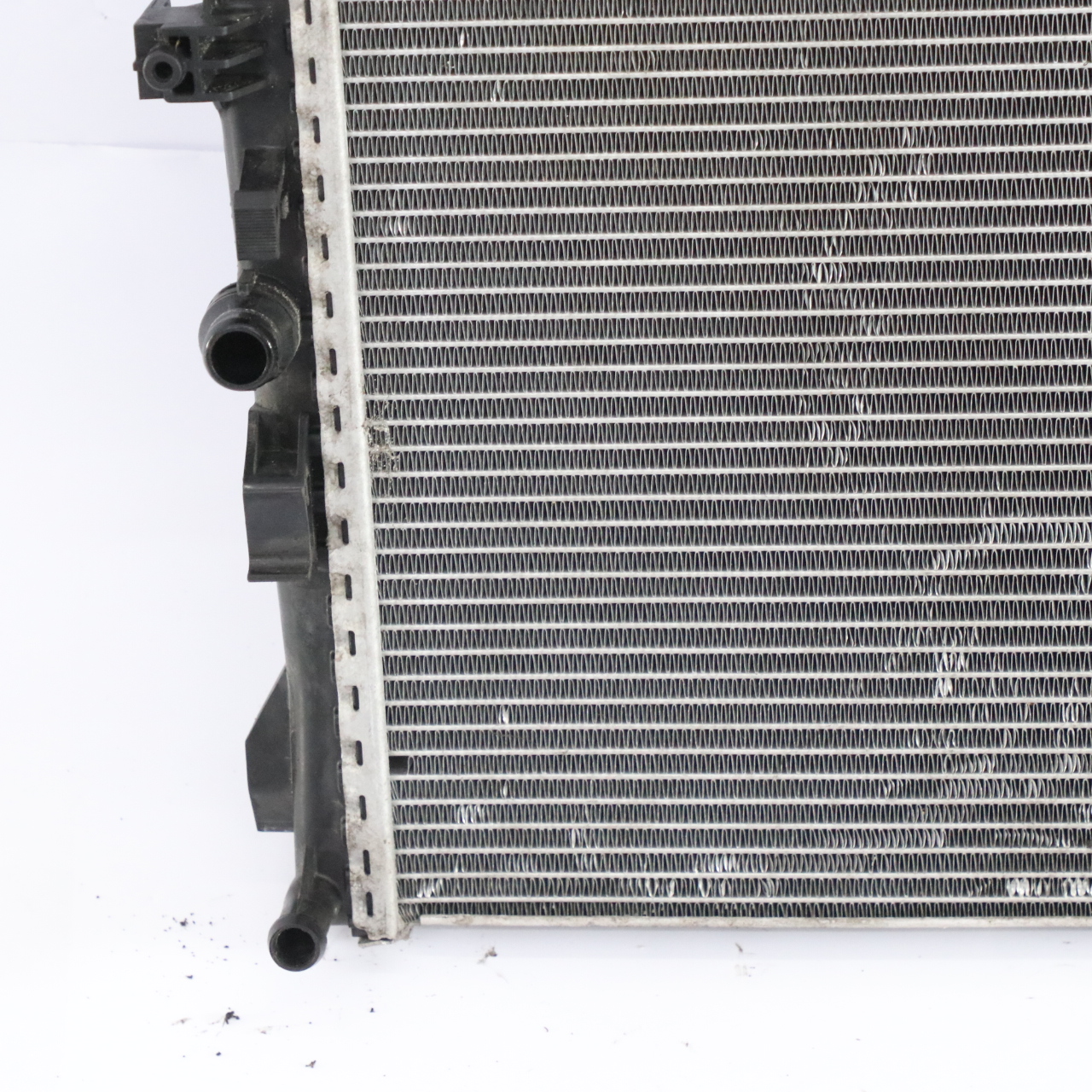 Mercedes W213 OM654 Diesel Radiator Chłodnica Silnika A0995007100