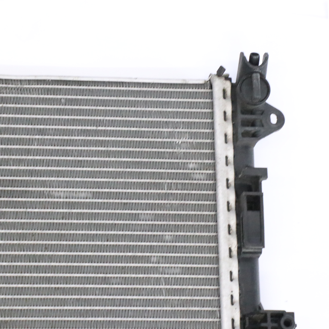 Mercedes W205 W213 C238 Chłodnica Wody Silnika Radiator A0995002203