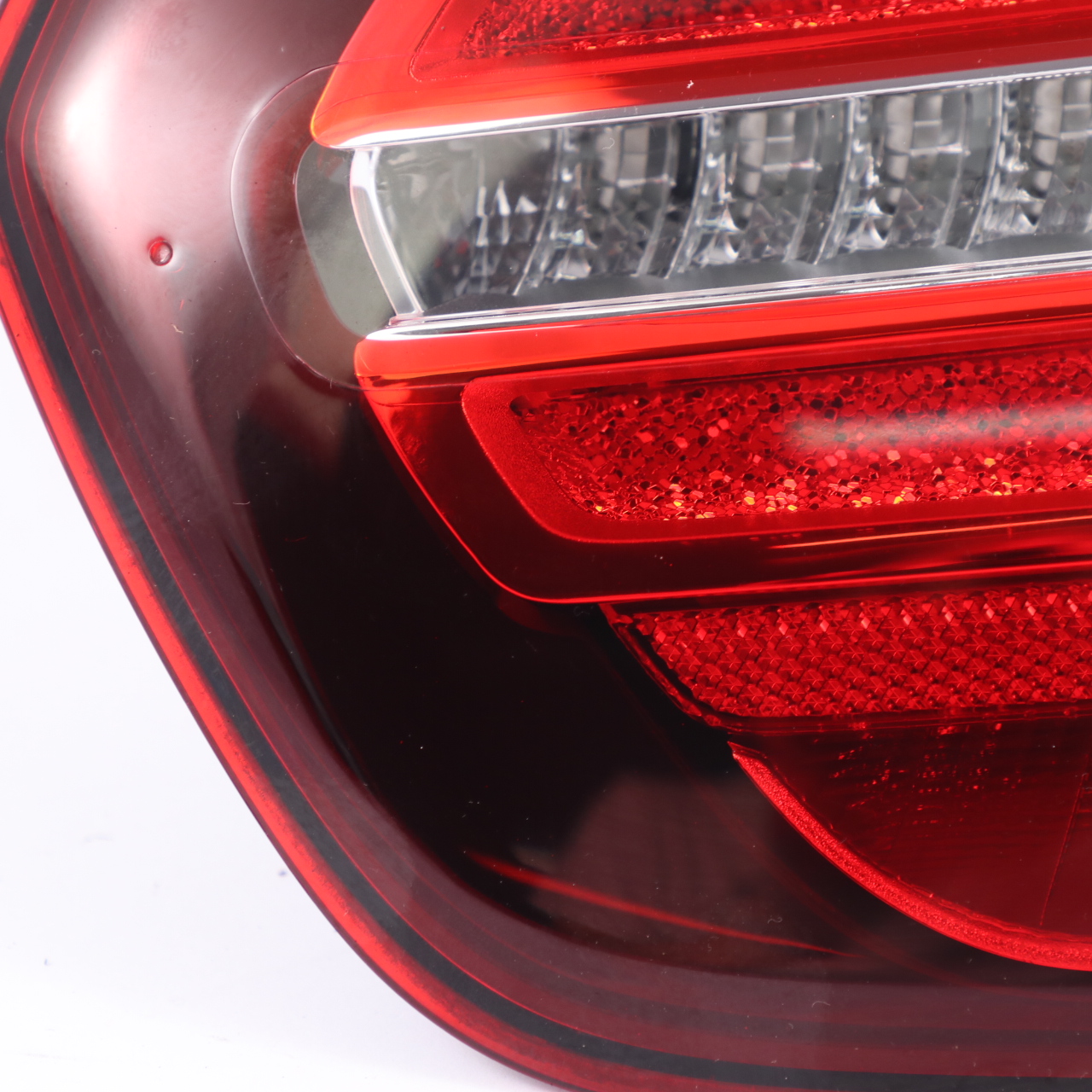 Mercedes GLA X156 Lampa Tylna Wewnętrzna Prawa LED A1569069000