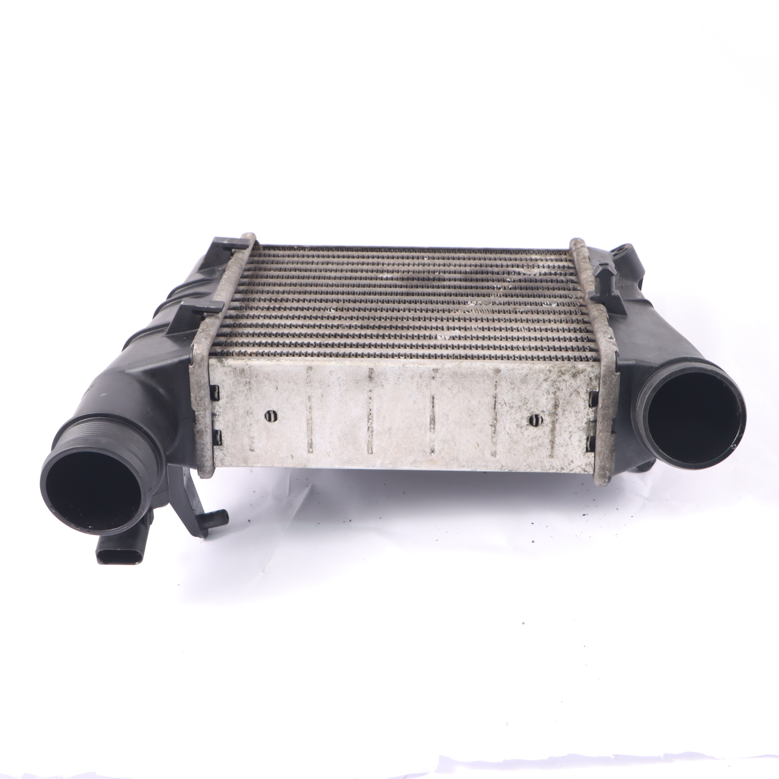 Audi A4 B7 Chłodnica Powietrza Doładowania Lewa Intercooler 8E0145805T