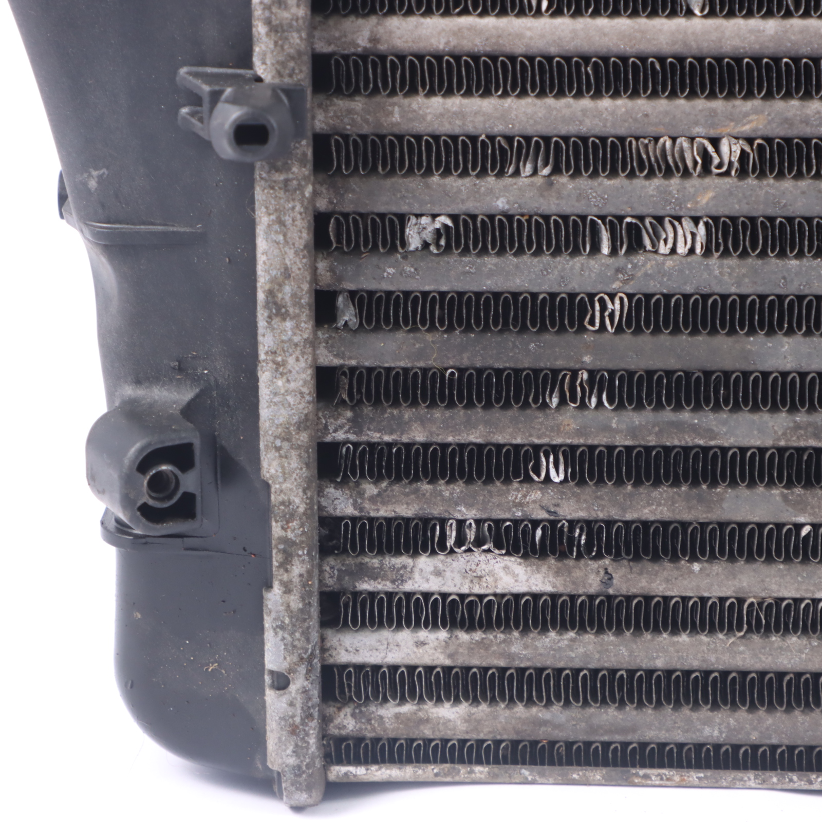 Audi A4 B7 Chłodnica Powietrza Doładowania Lewa Intercooler 8E0145805T