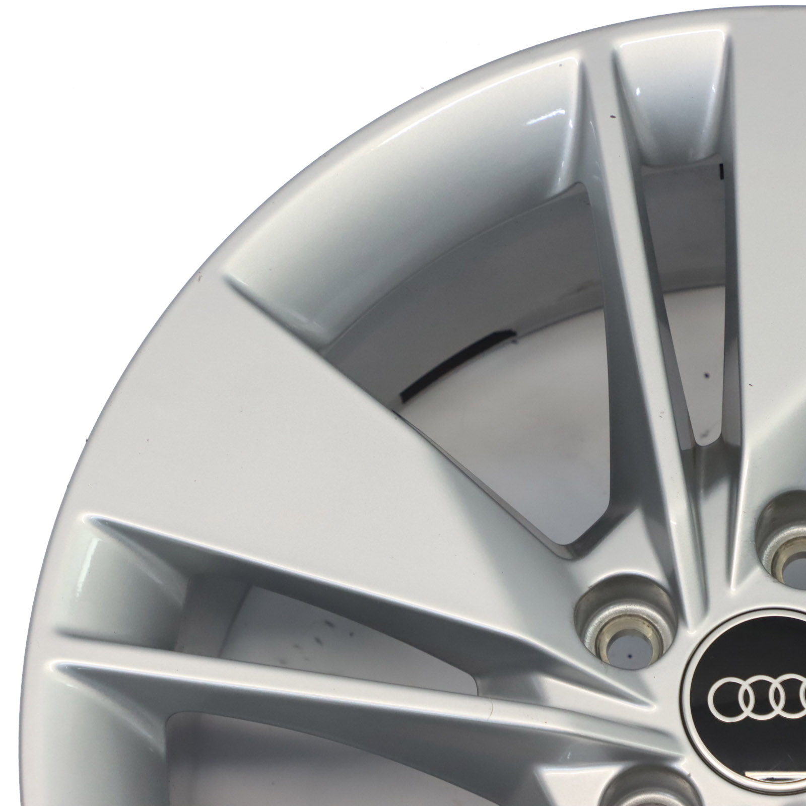 Audi Q2 GA Felga Aluminiowa Srebrna 18" ET:45 7J 81A601025AL