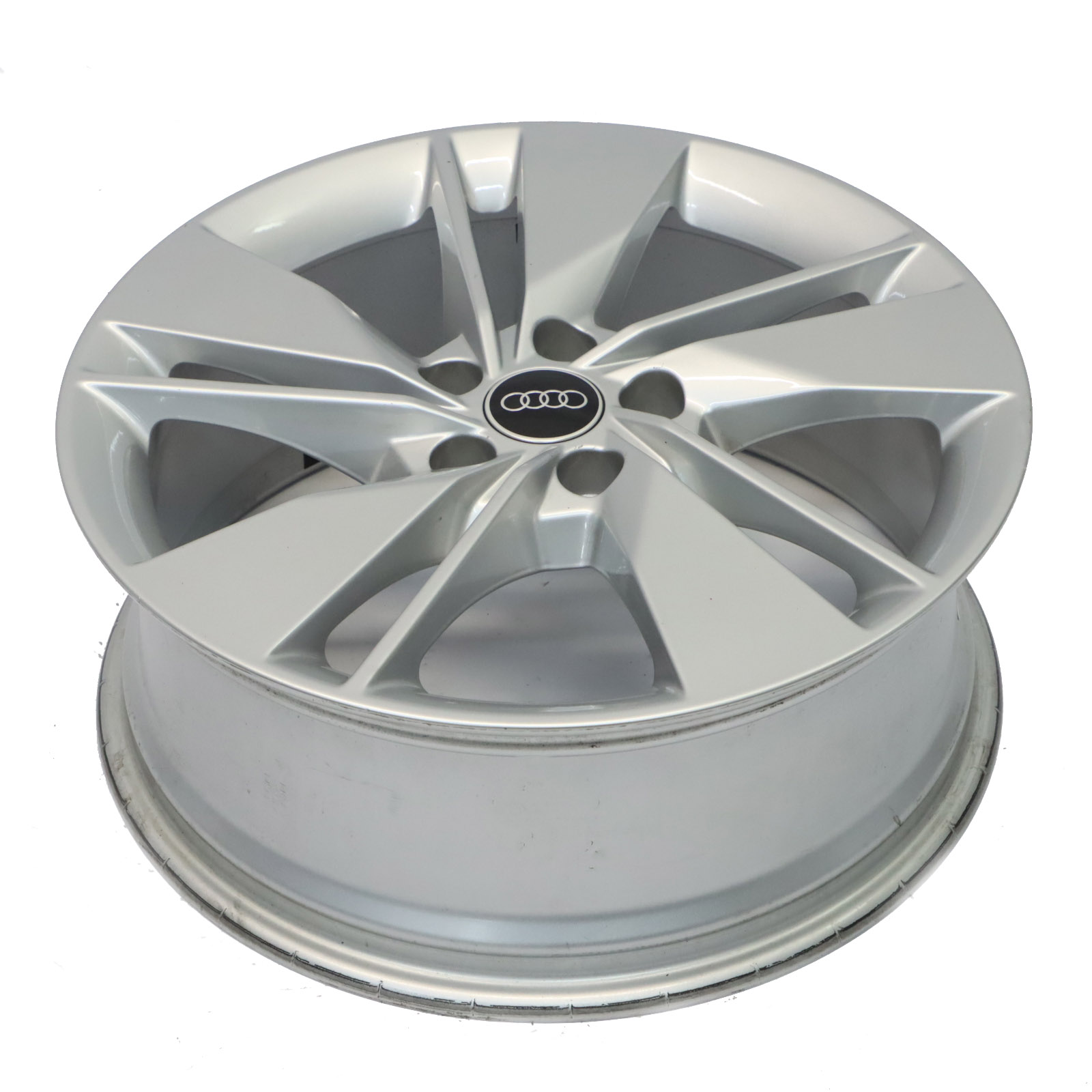 Audi Q2 GA Felga Aluminiowa Srebrna 18" ET:45 7J 81A601025AL