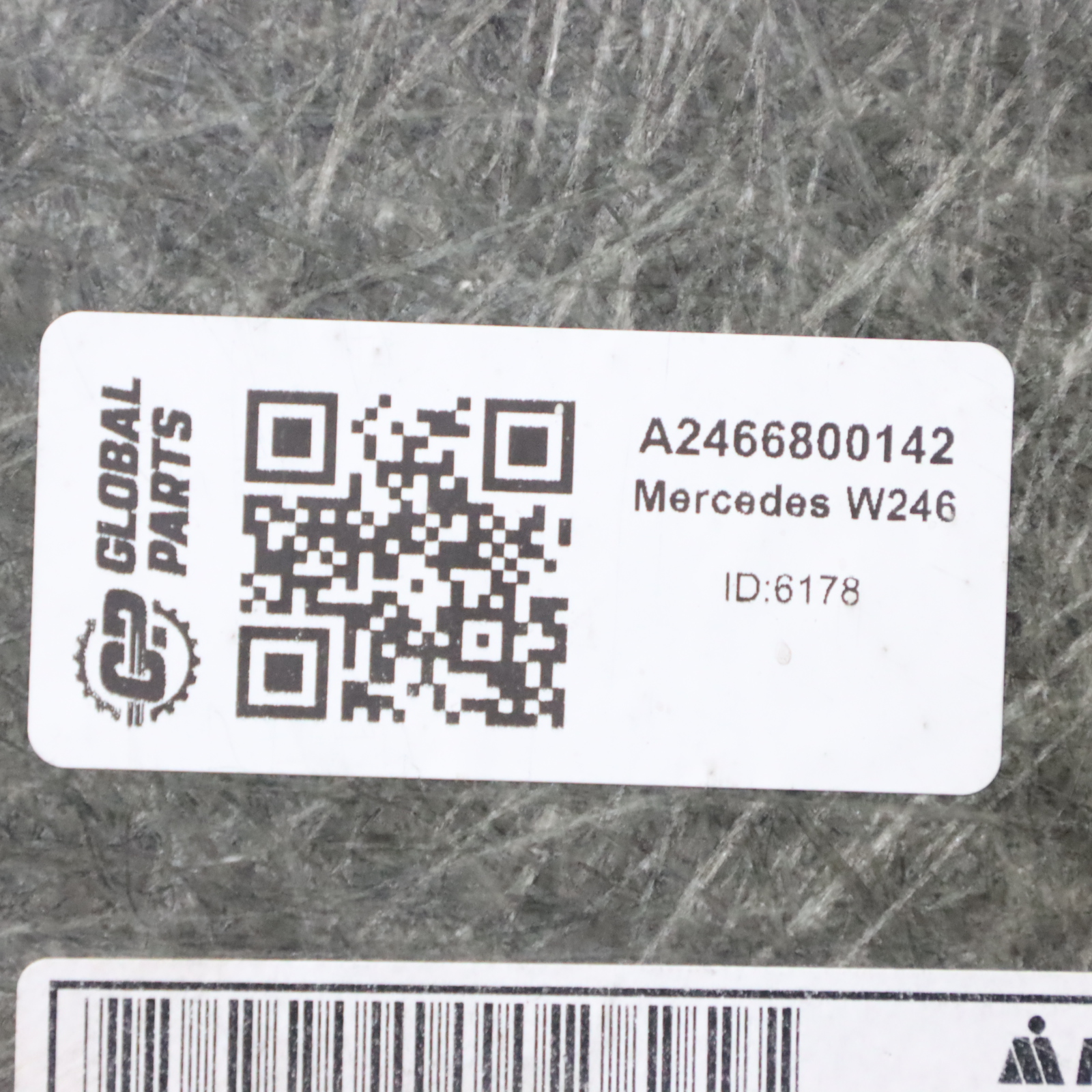 Mercedes W246 Podgłoga Wykładzina Bagażnika A2466800142