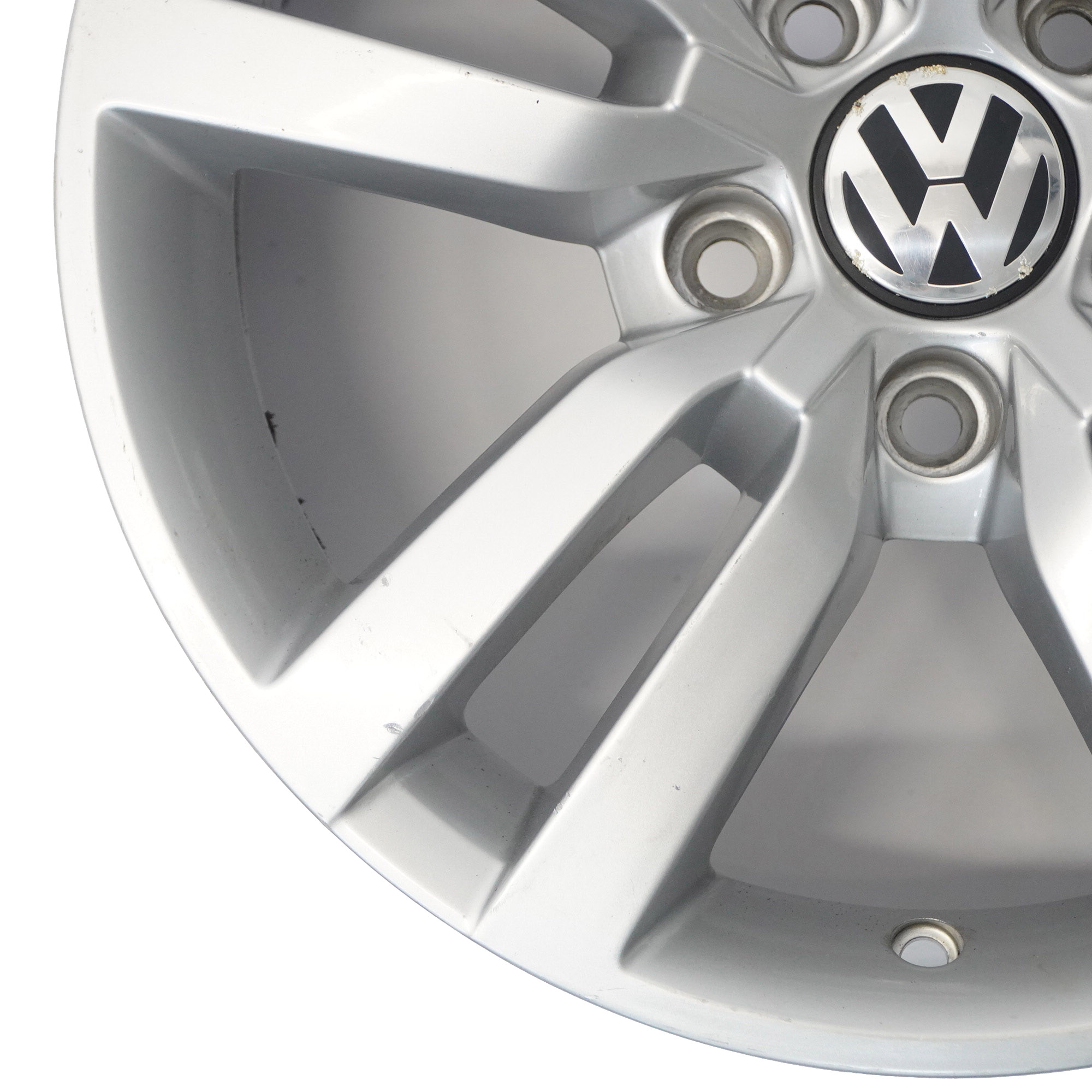 Volkswagen Tiguan 5N Srebrna Felga Aluminiowa 16" 6.5J ET:33 5N0601025R