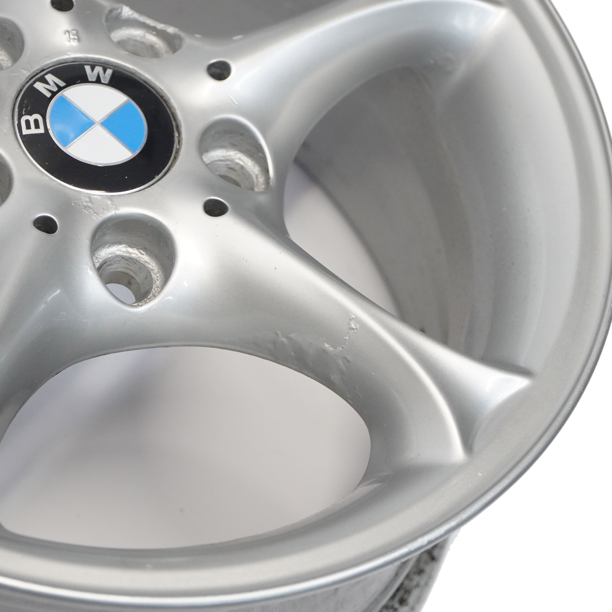 BMW Z4 E85 Srebrna Felga Aluminiowa 16" 7J ET:47 Star Spoke 6758187