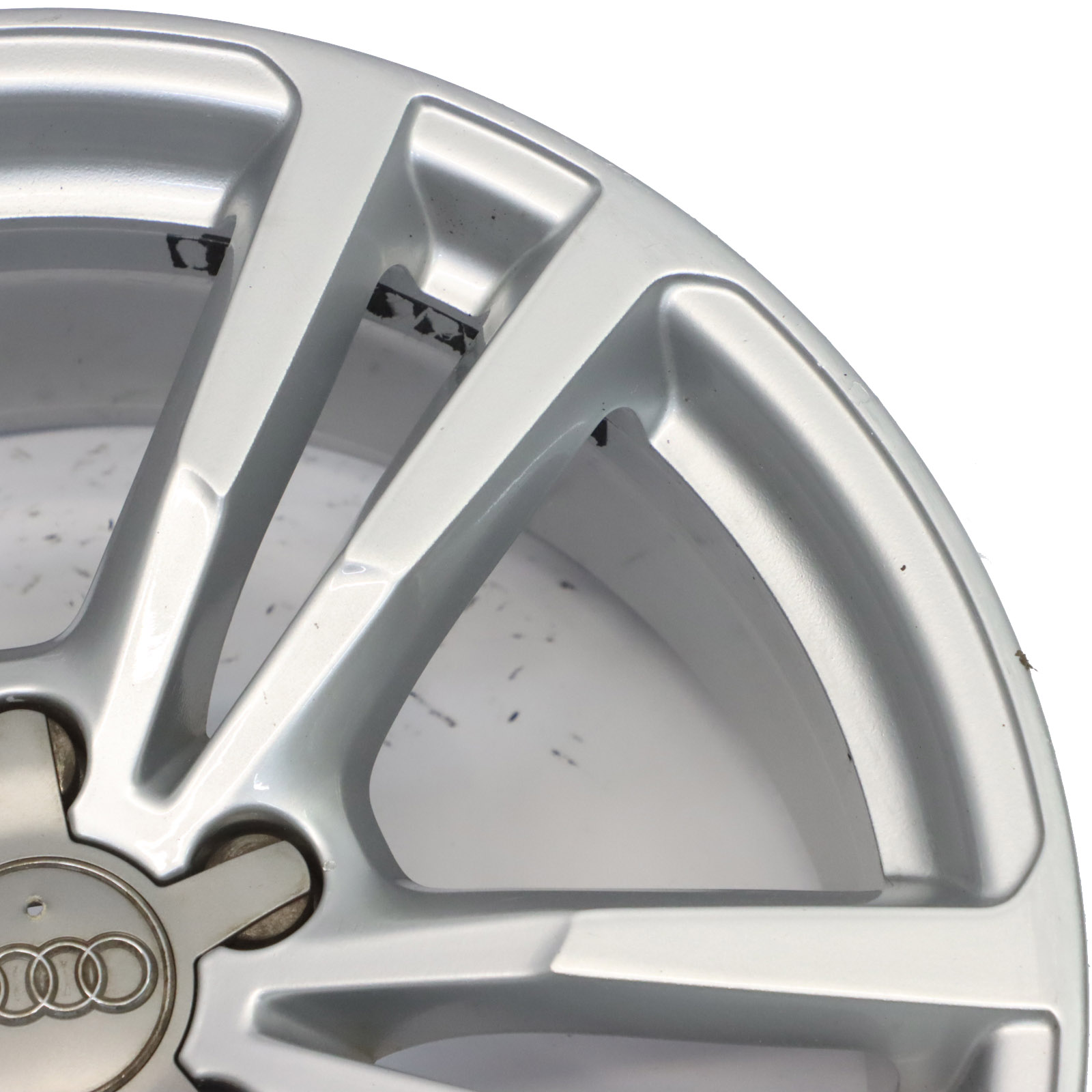 Audi A3 8V Srebrna Felga Aluminiowa 18" 8J ET46 Star Spoke 8V0601025BC