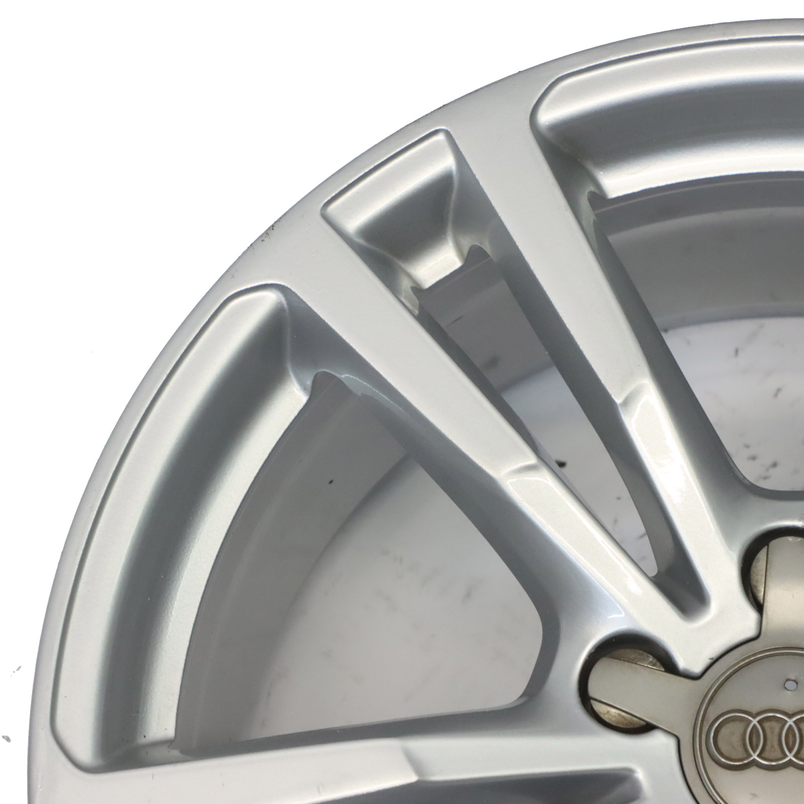 Audi A3 8V Srebrna Felga Aluminiowa 18" 8J ET46 8V0601025BC