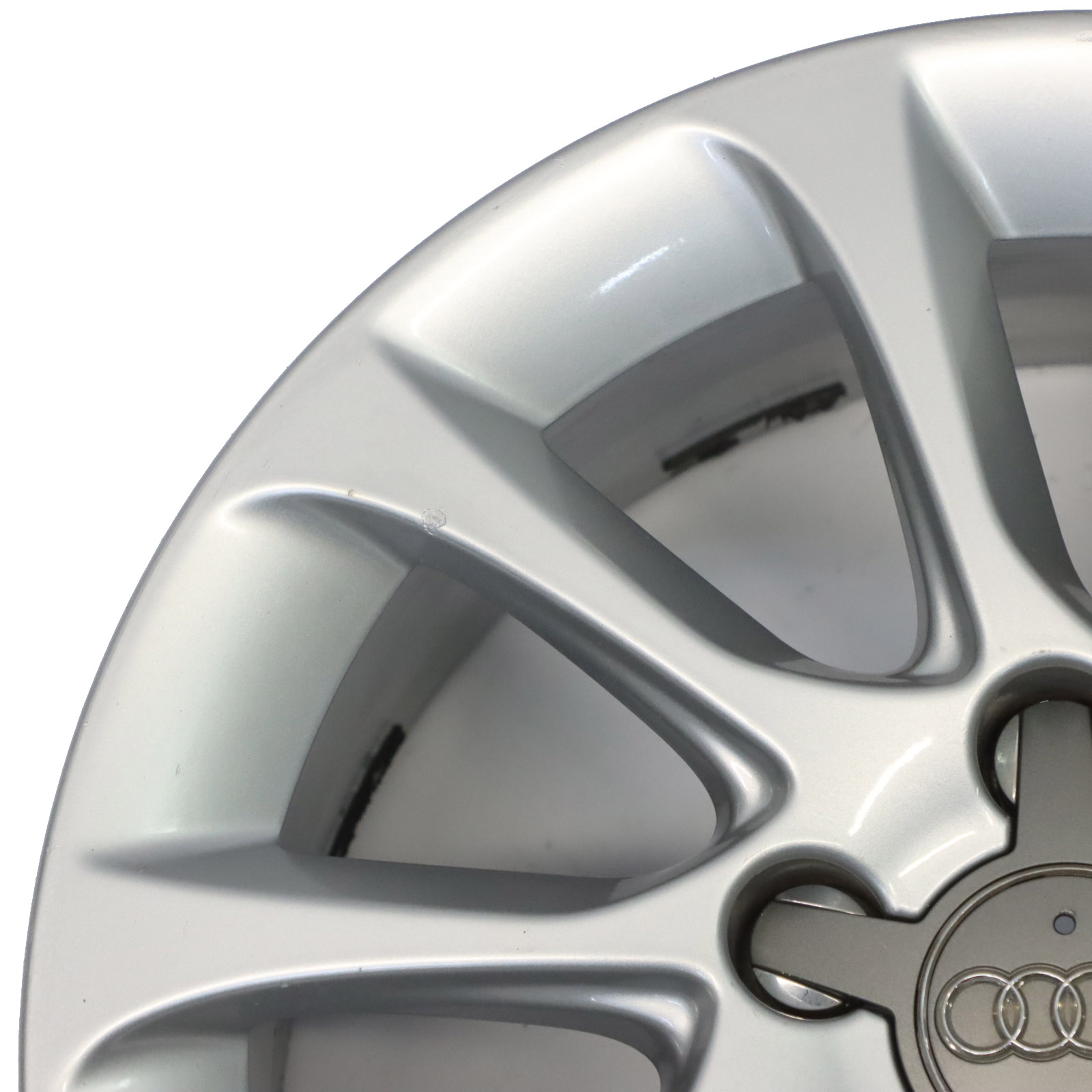 Audi A3 8V Srebrna Felga Aluminiowa 16" 6.5J ET46 8V0601025BM