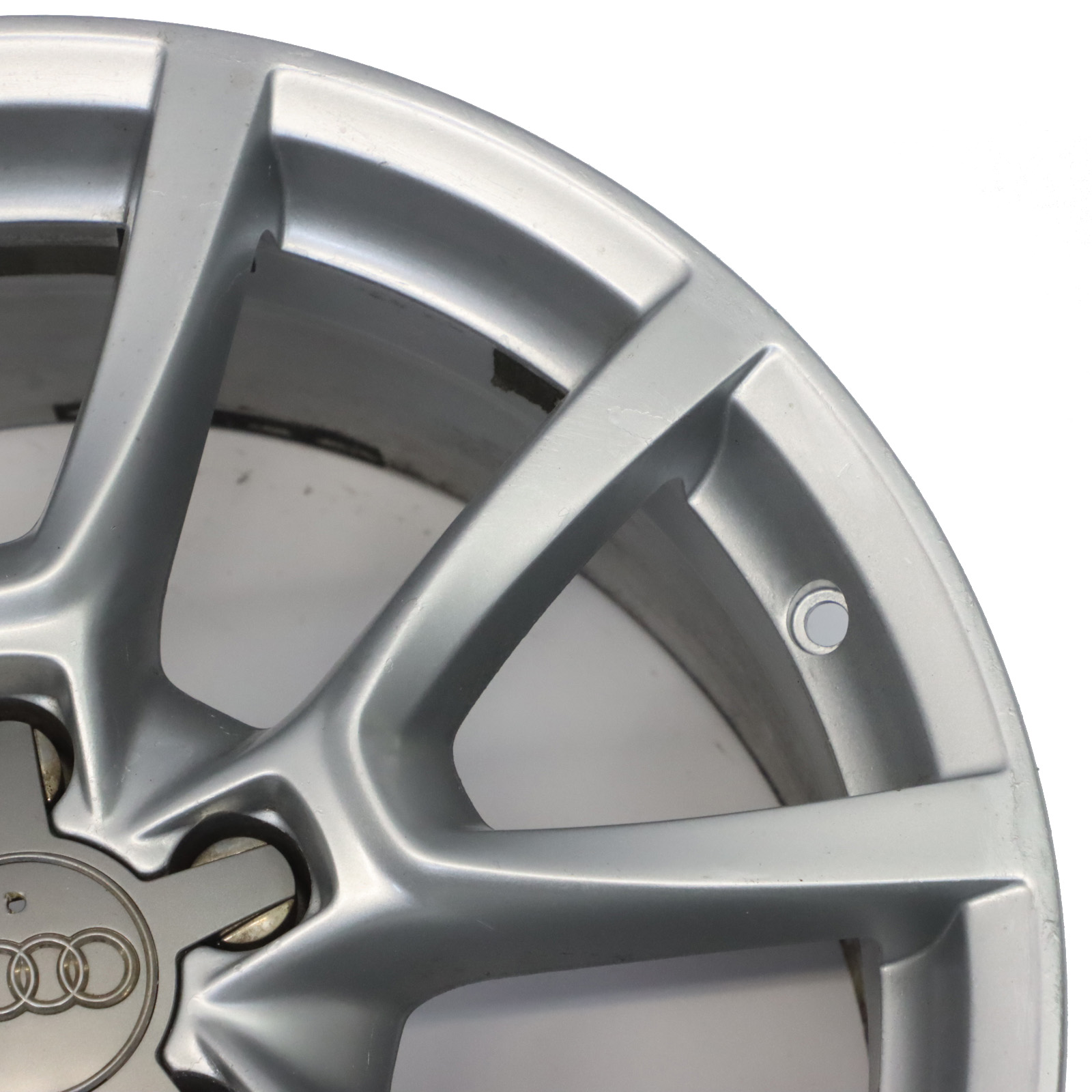 Audi Q5 8R Srebrna Felga Aluminiowa 18" 8J ET:39 8R0601025C