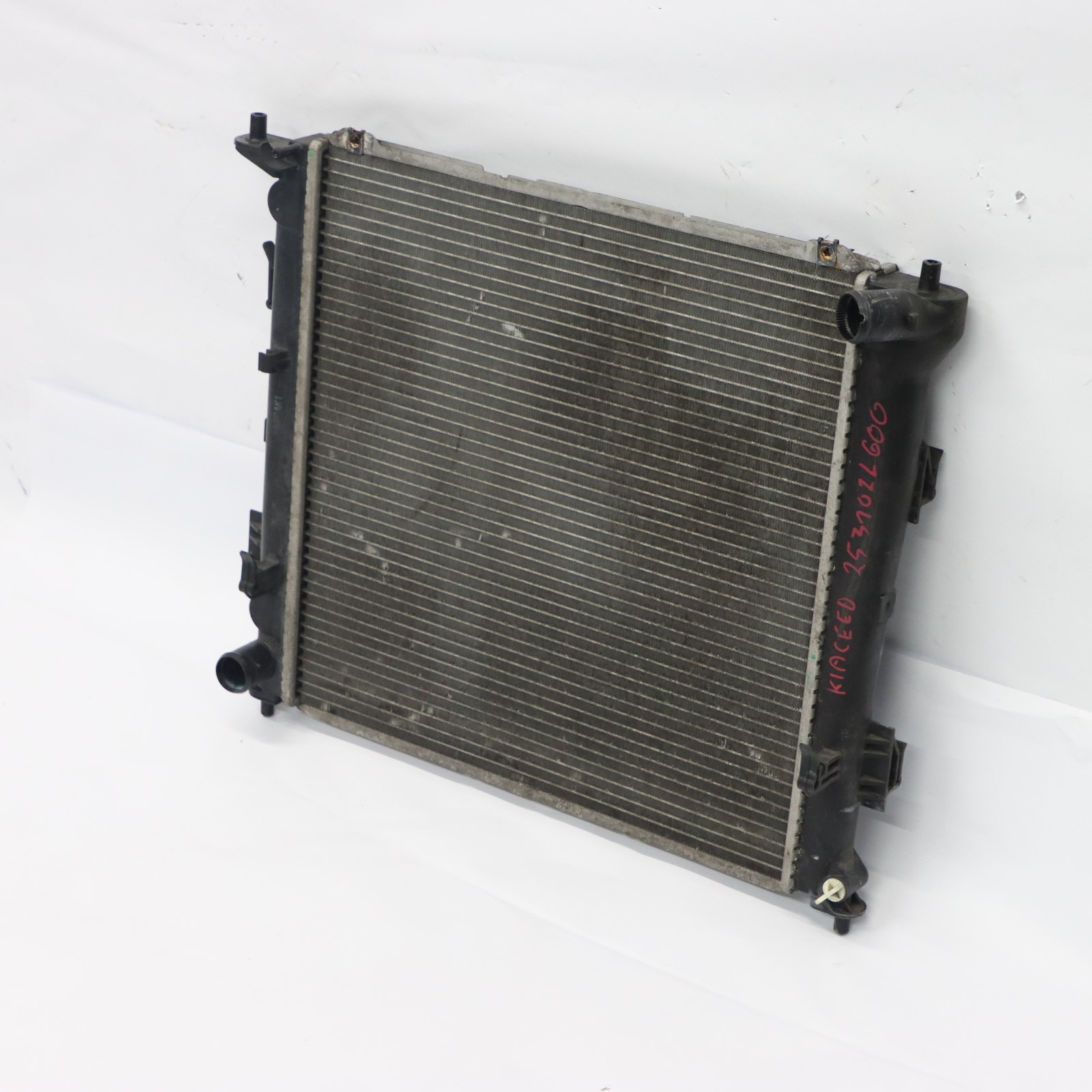 Kia Ceed I Chłodnica Wody Radiator 253102L600