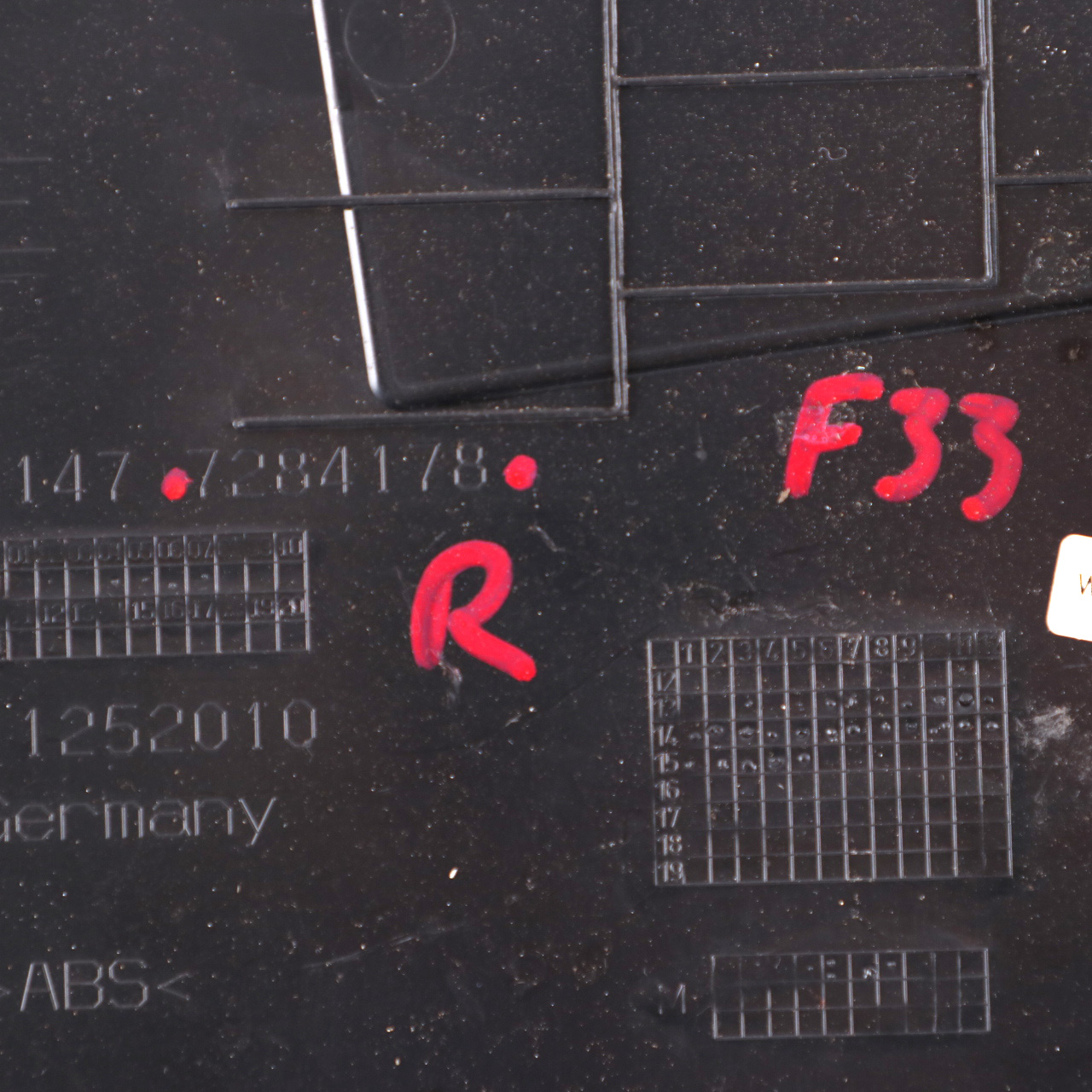 BMW F33 F83 M4 Zaślepka Panel Osłona Obudowa Bagażnika Prawa 7284178