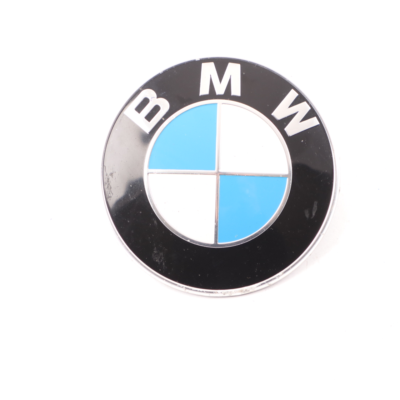 Emblemat na maskę BMW E81 E87 E90 E91 E92 E60 F10 Logo na bagażnik 8132375