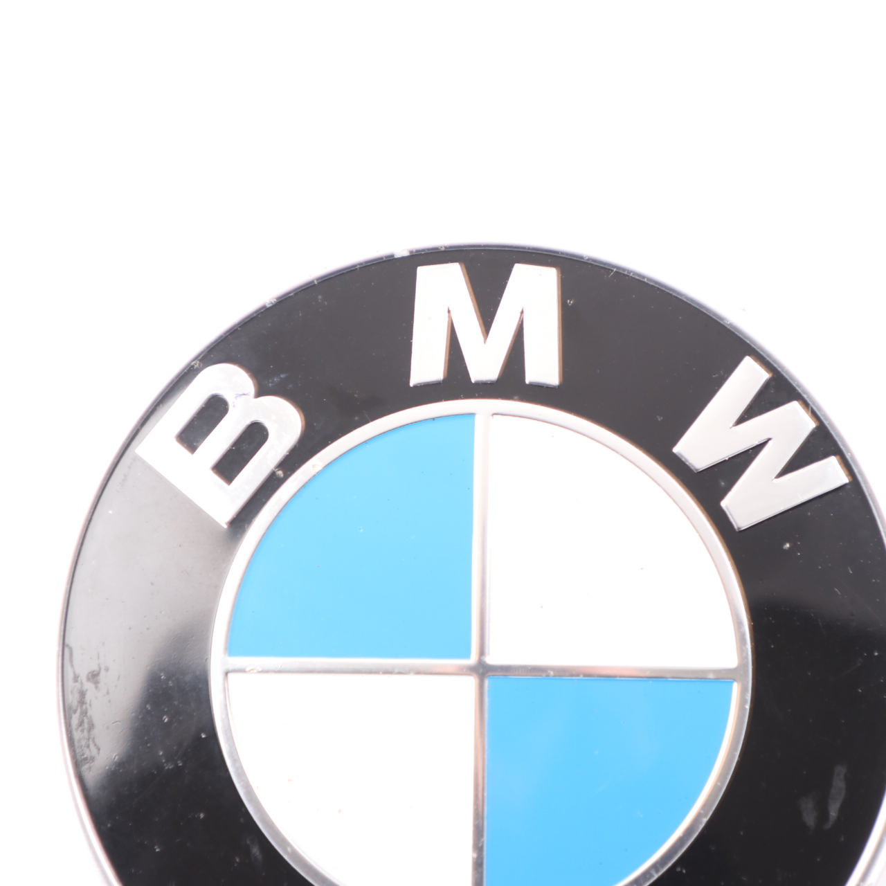 Emblemat na maskę BMW E81 E87 E90 E91 E92 E60 F10 Logo na bagażnik 8132375