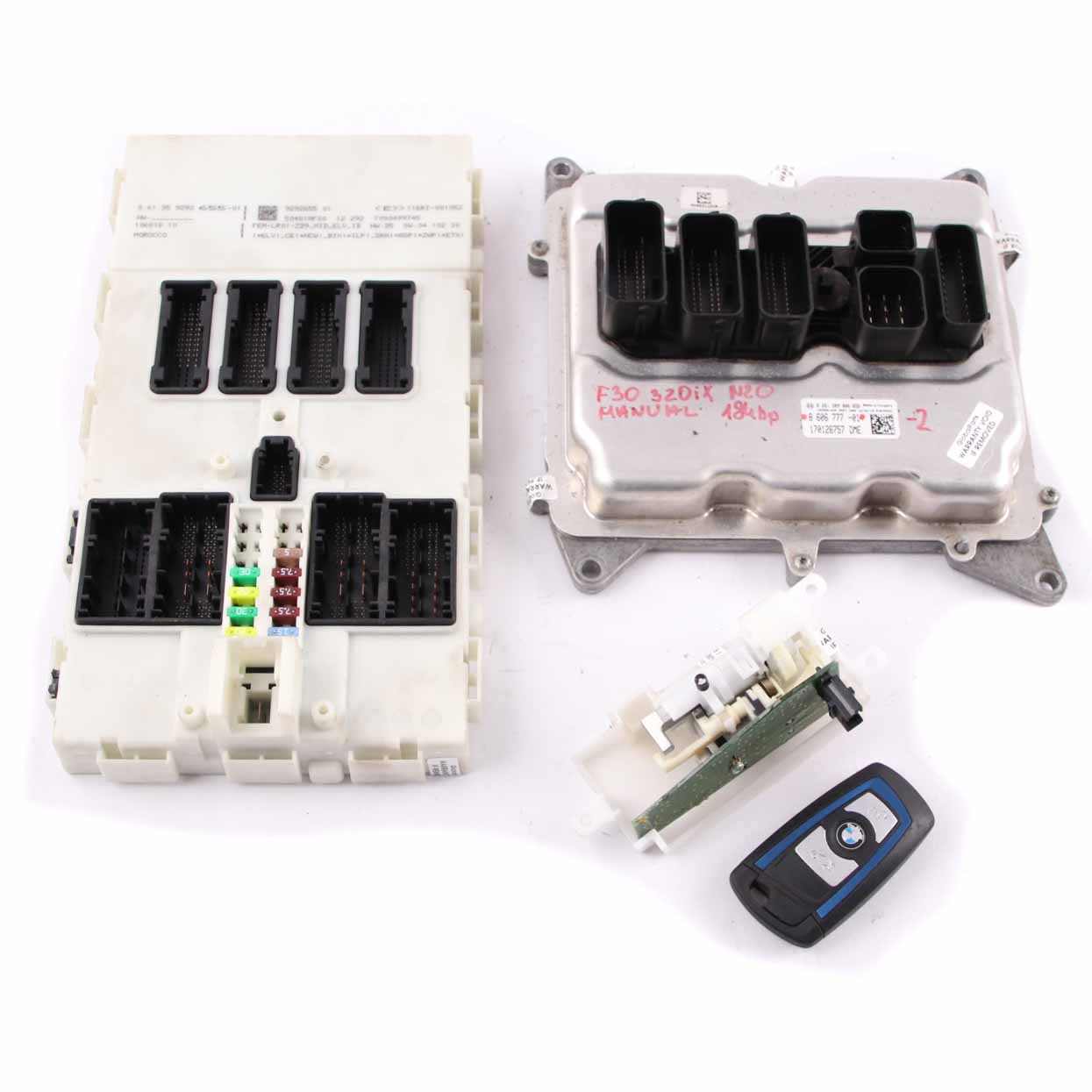 BMW F30 F31 320iX N20 184HP Komputer Silnika ECU DME 8606777 Automat