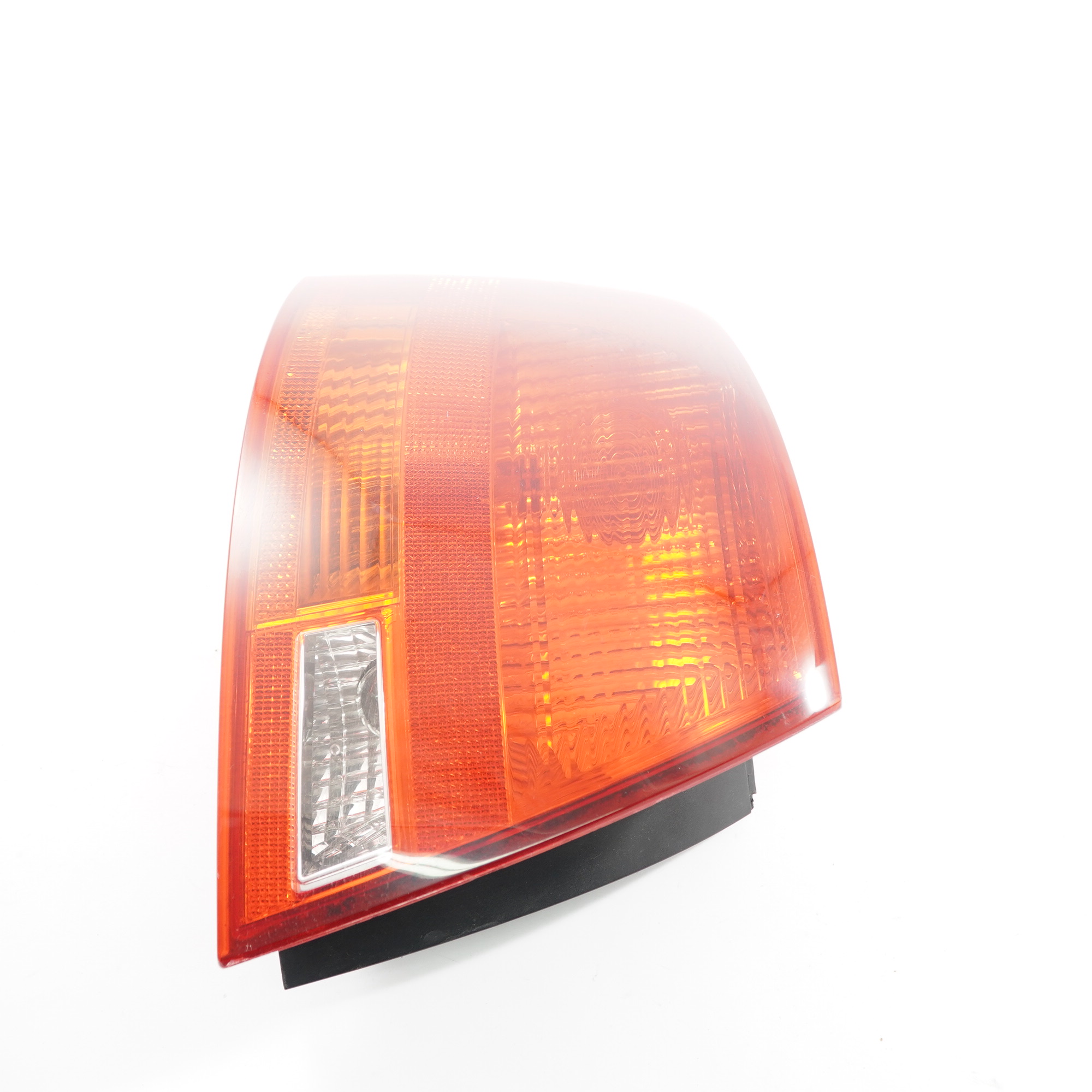 Audi A4 B7 Lampa Lewy Tył Lewa Tylna 8E9945095E