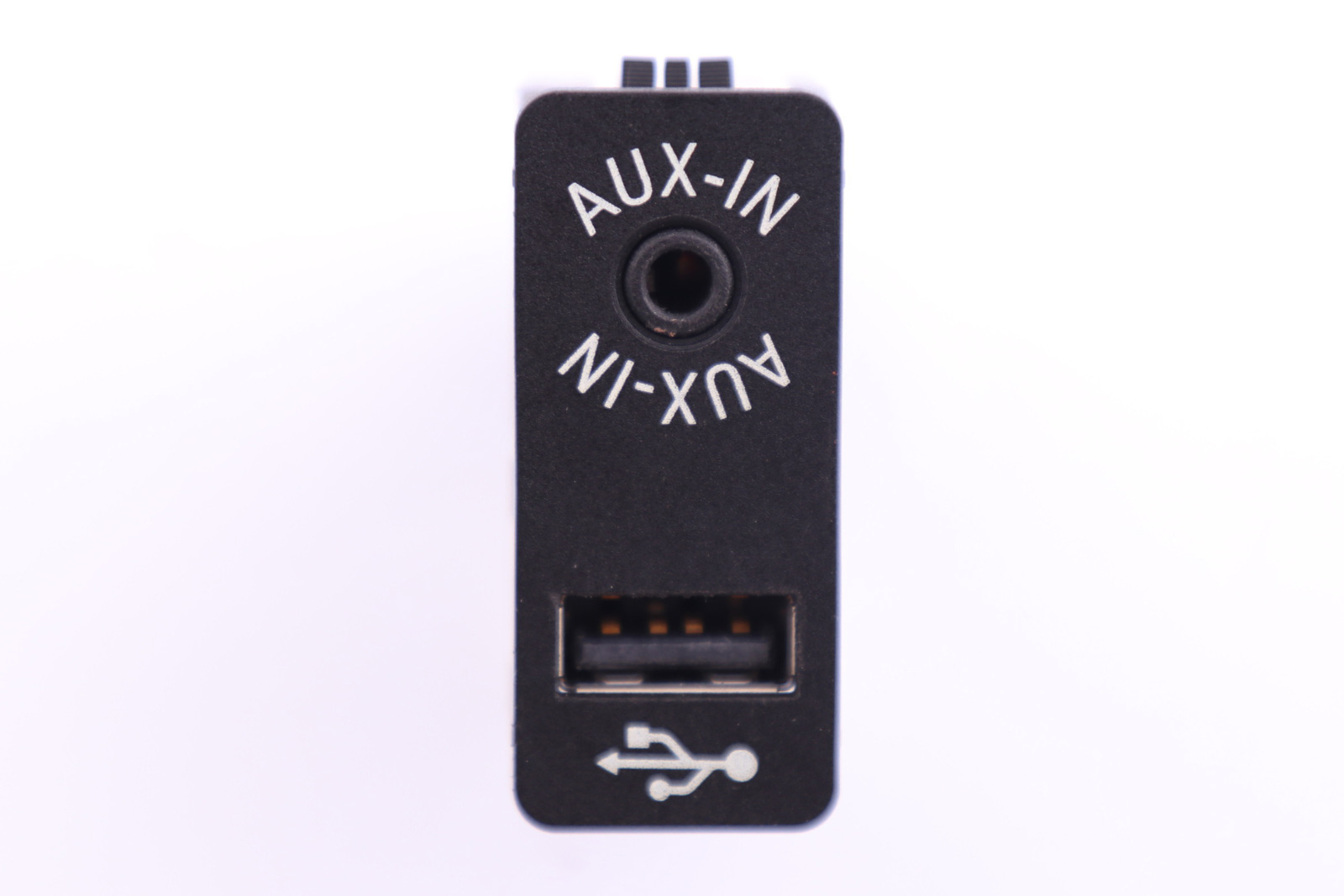 BMW F20 F21 F22 F30 F31 F32 F33 Gniazdo AUX USB