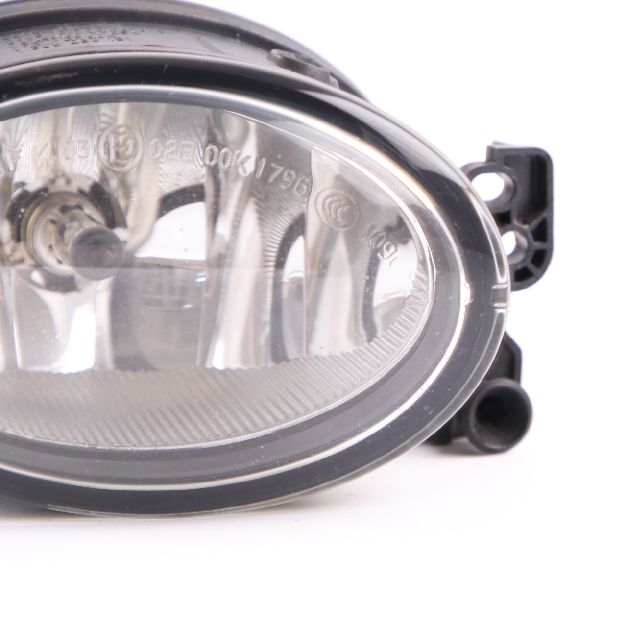 Mercedes W169 CL203 W204 W211 Halogen Prawy Przód