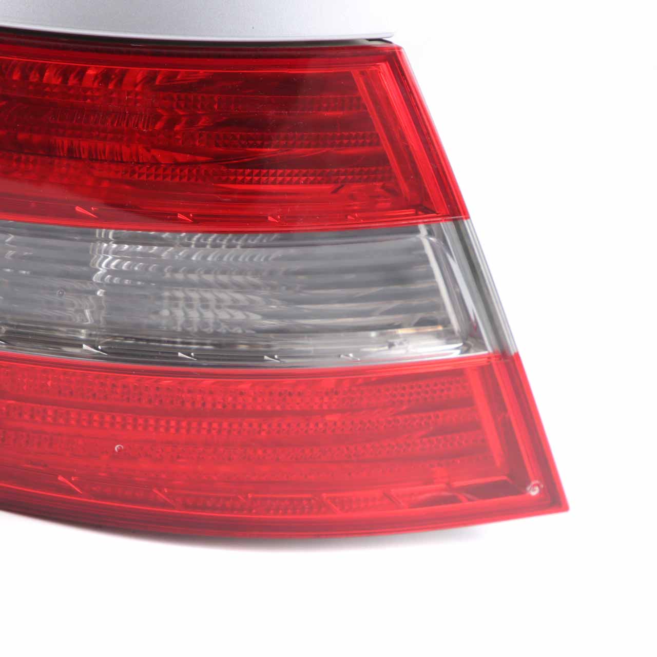 Mercedes CL203 Lampa W Błotnik Tylna Lewa Tył Lewy Srebrna A2038205164