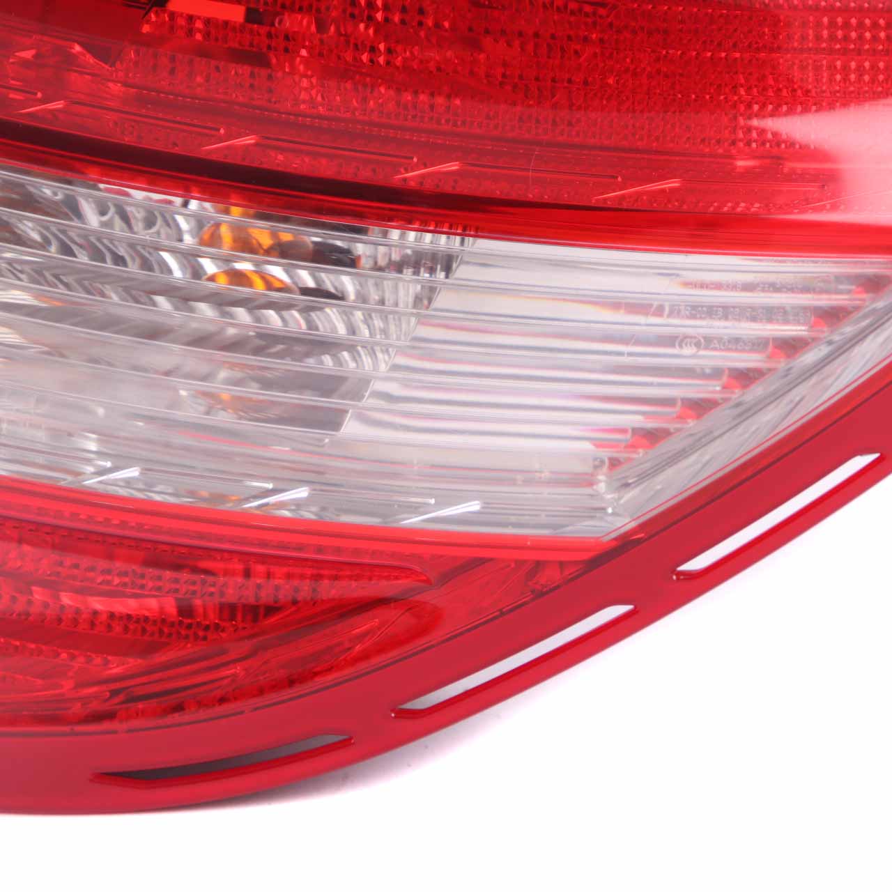 Mercedes W204 Lampa Prawa Tylna Prawy Tył A2048200264