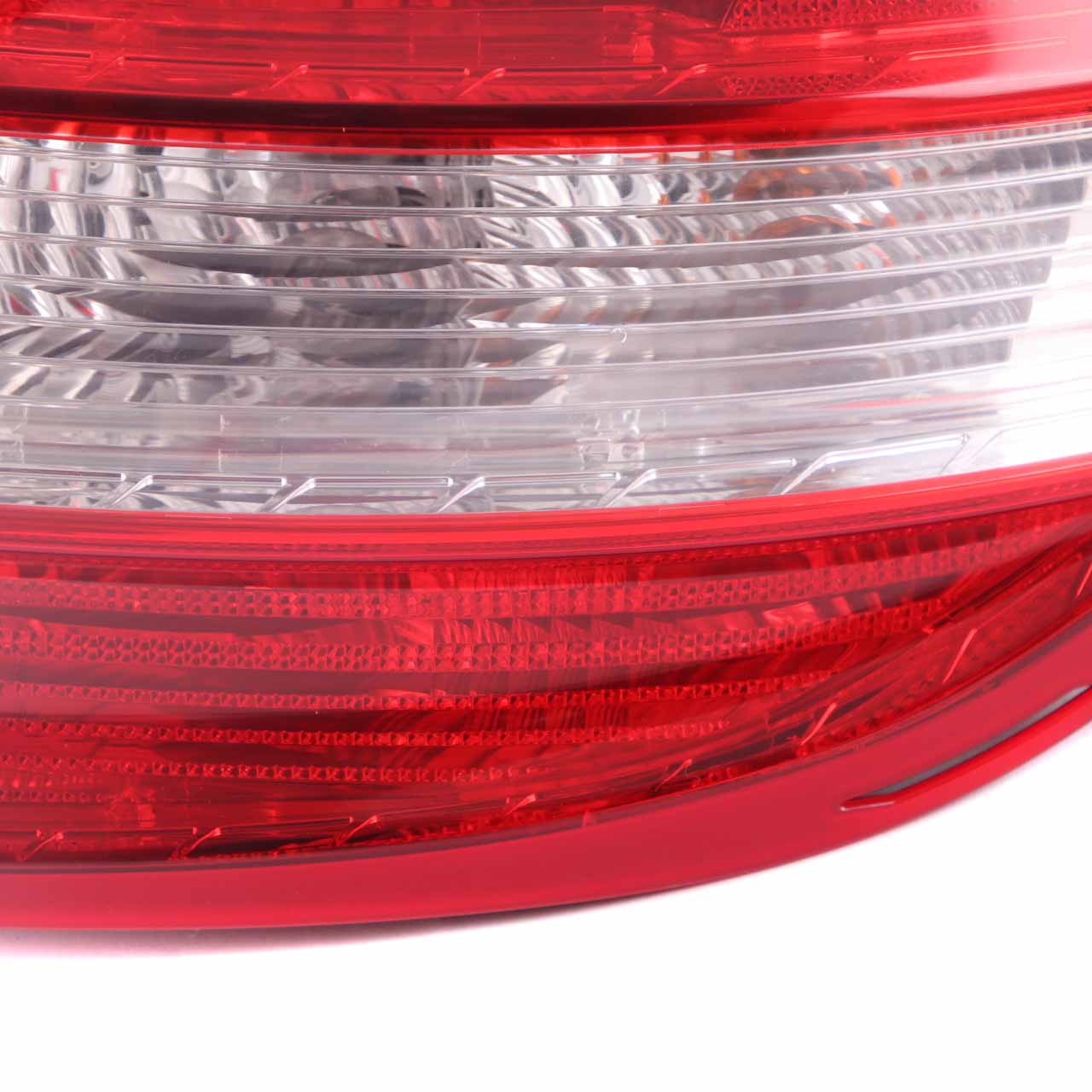 Mercedes W204 Lampa Prawa Tylna Prawy Tył A2048200264