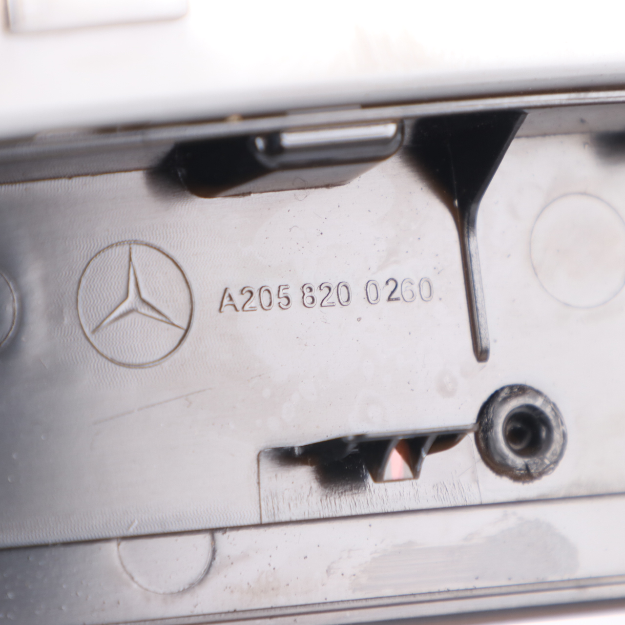 Mercedes W205 Sedan Trzecie Światło Stop Tył A2058200260