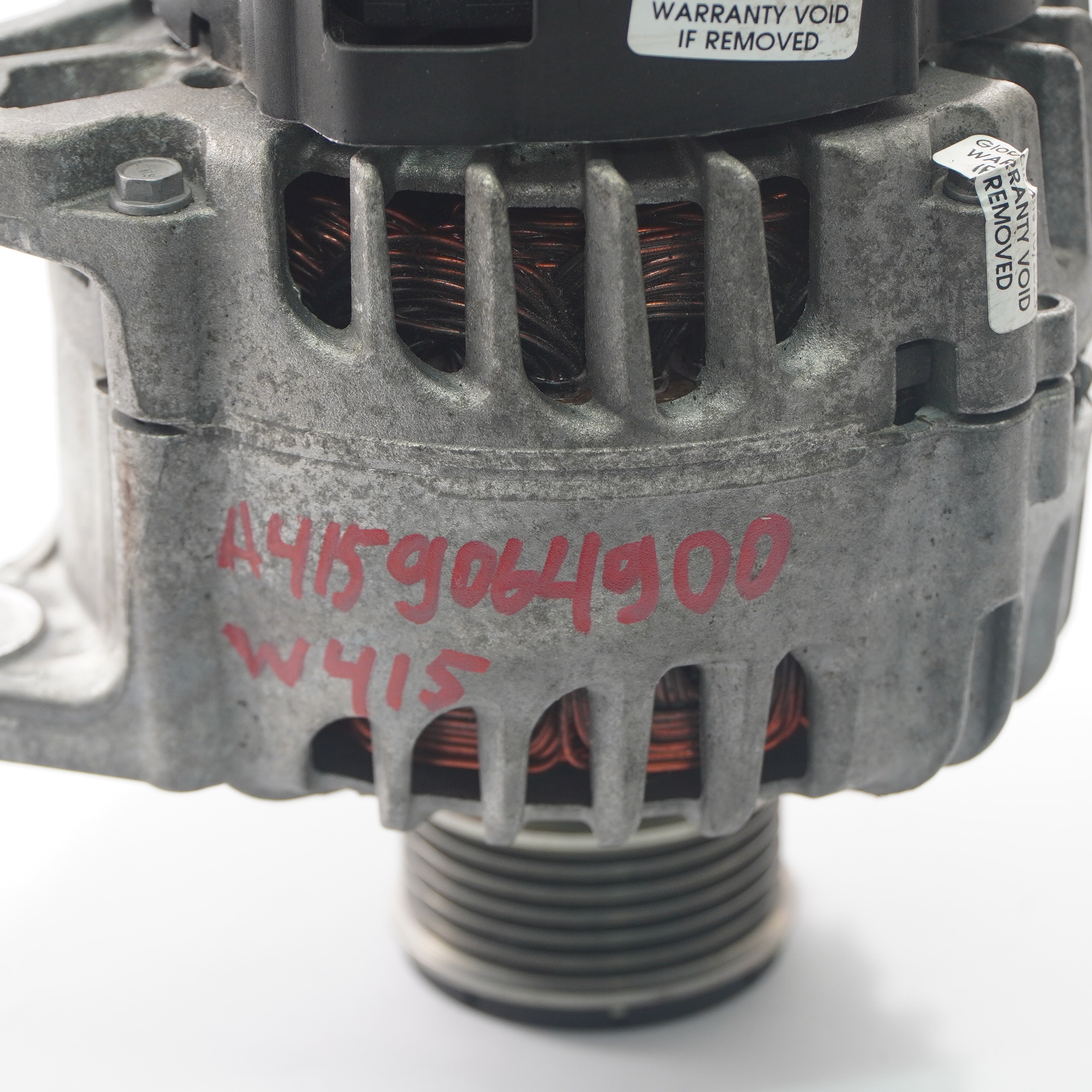 Mercedes W415 OM607 Alternator A4159064900