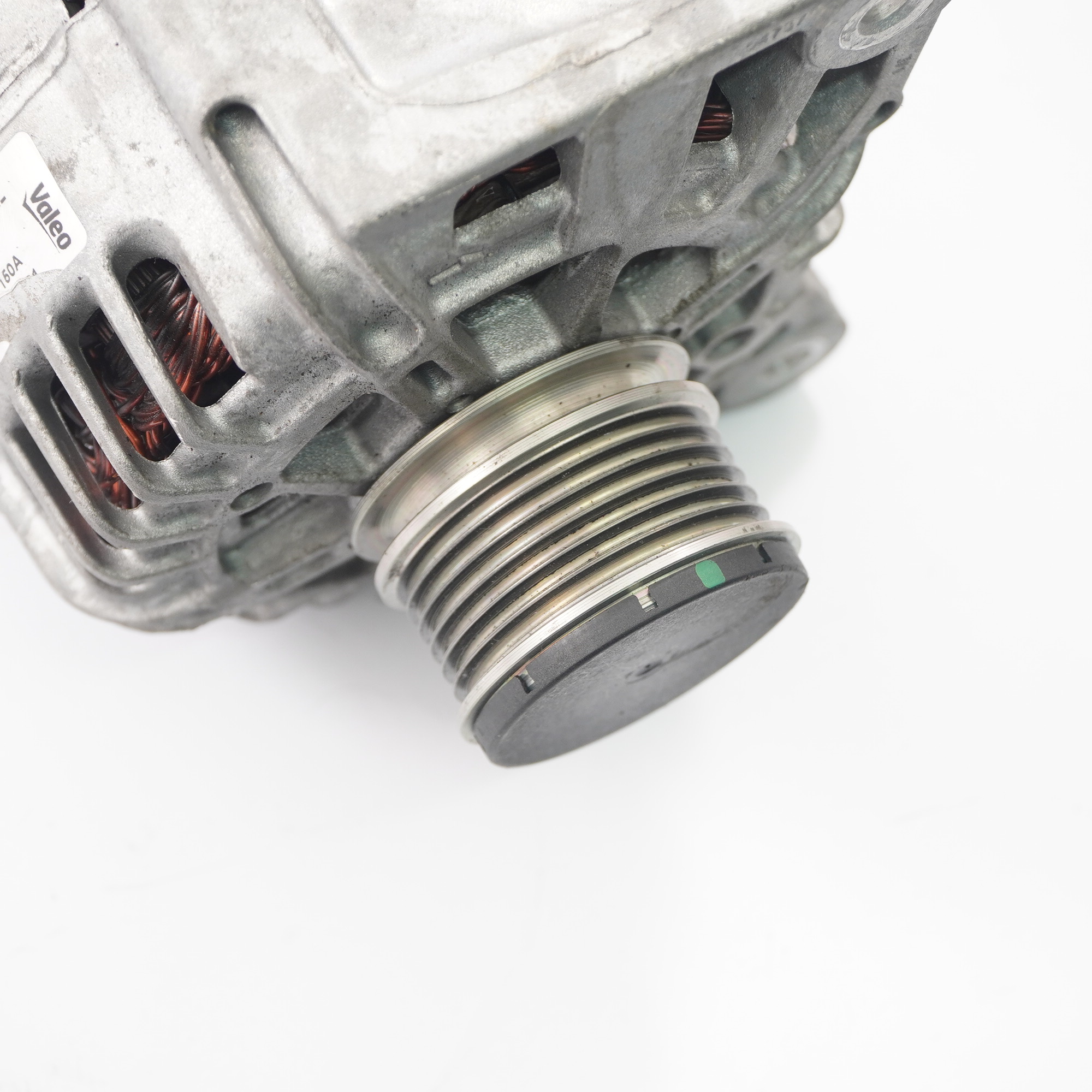 Mercedes W415 OM607 Alternator A4159064900